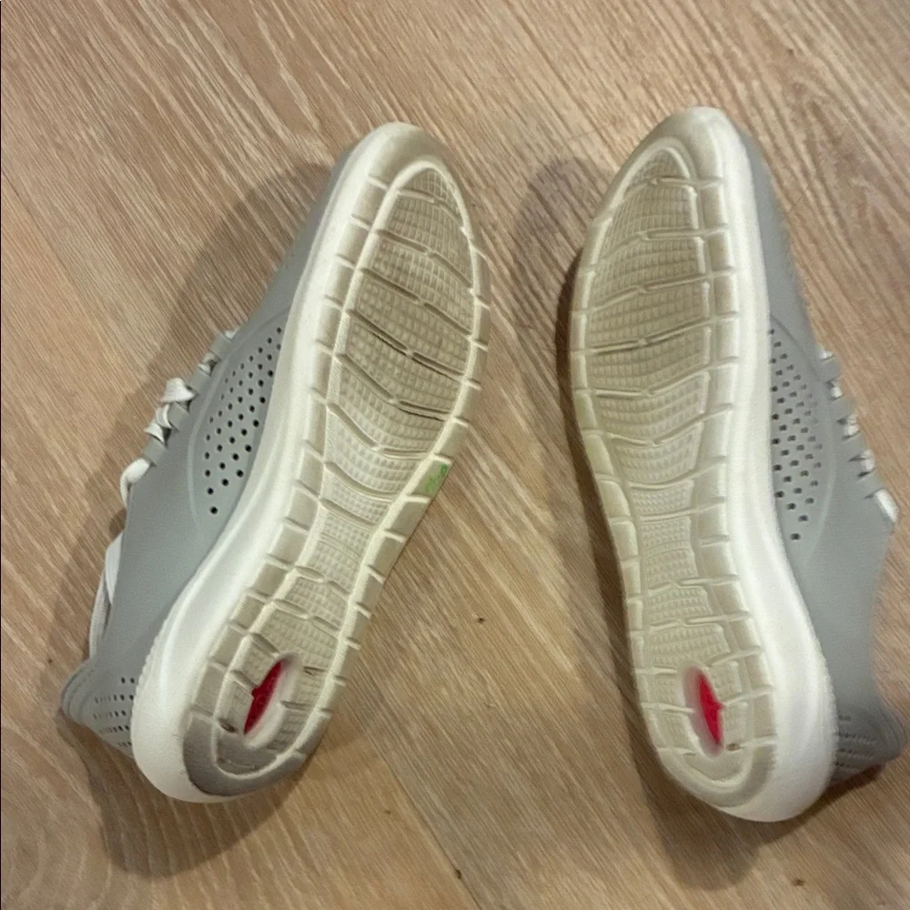 Crocs Lite Ride Pacer Sneaker 205234 by Women's Gray and Pink Waterproof light - Picture 4 of 6